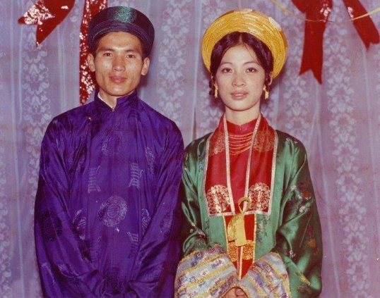 trang phuc cuoi